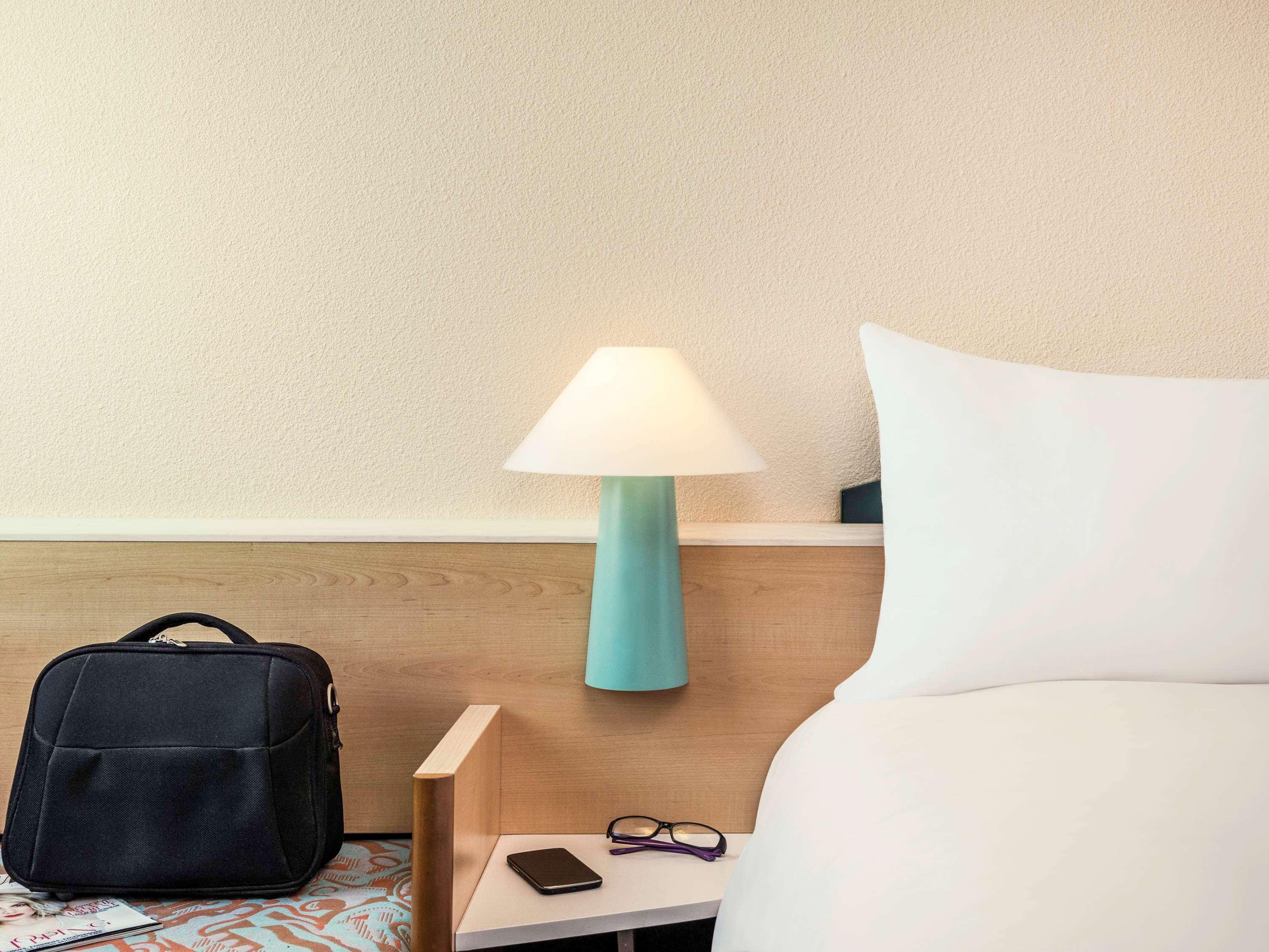 ไอบิส รัวซี ชาร์ลเดอโกล ปารีส นอร์ด 2 Hotel ภายนอก รูปภาพ