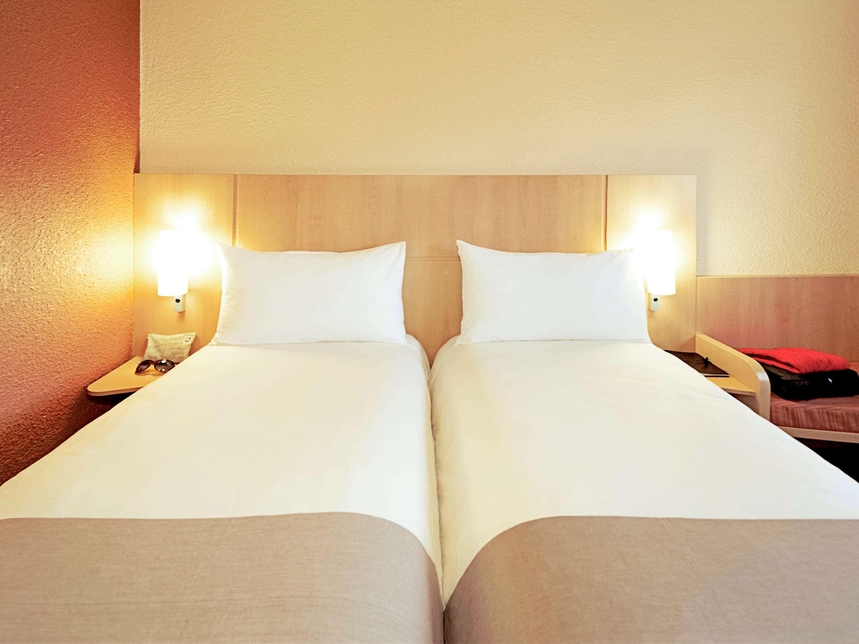 ไอบิส รัวซี ชาร์ลเดอโกล ปารีส นอร์ด 2 Hotel ภายนอก รูปภาพ