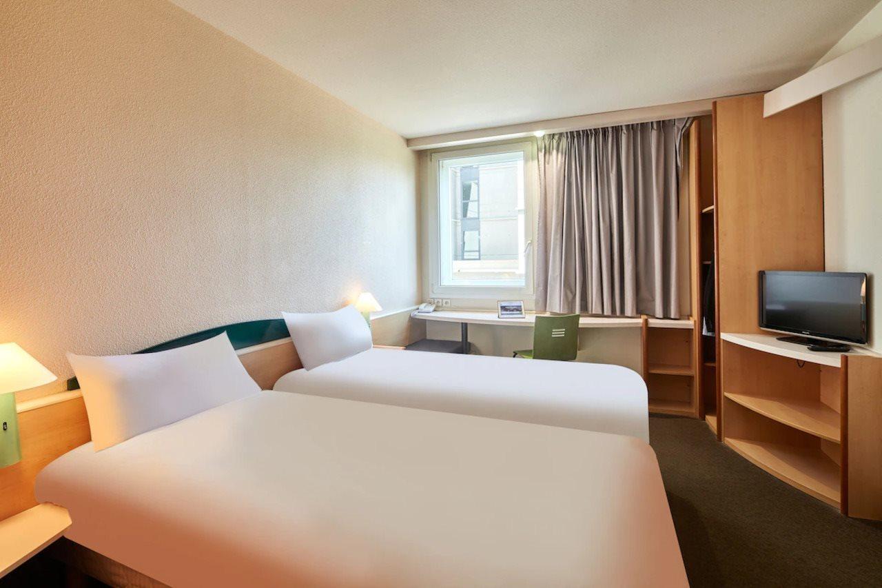 ไอบิส รัวซี ชาร์ลเดอโกล ปารีส นอร์ด 2 Hotel ภายนอก รูปภาพ