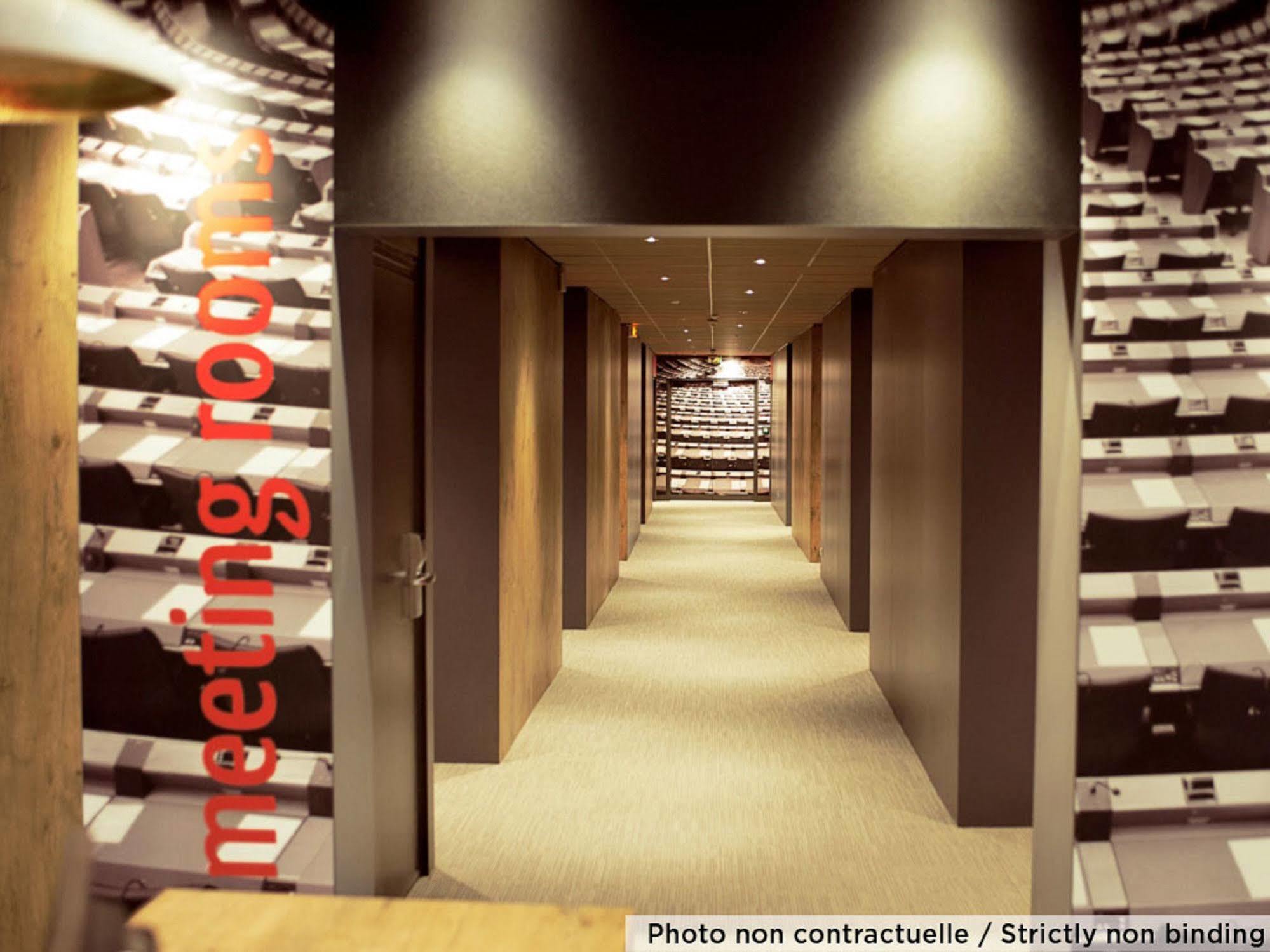 ไอบิส รัวซี ชาร์ลเดอโกล ปารีส นอร์ด 2 Hotel ภายนอก รูปภาพ
